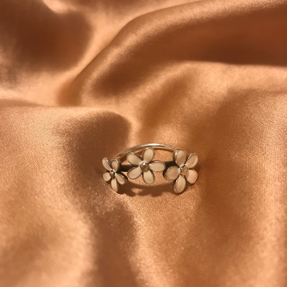 Pandora Triple Daisy Ring (Size 7)